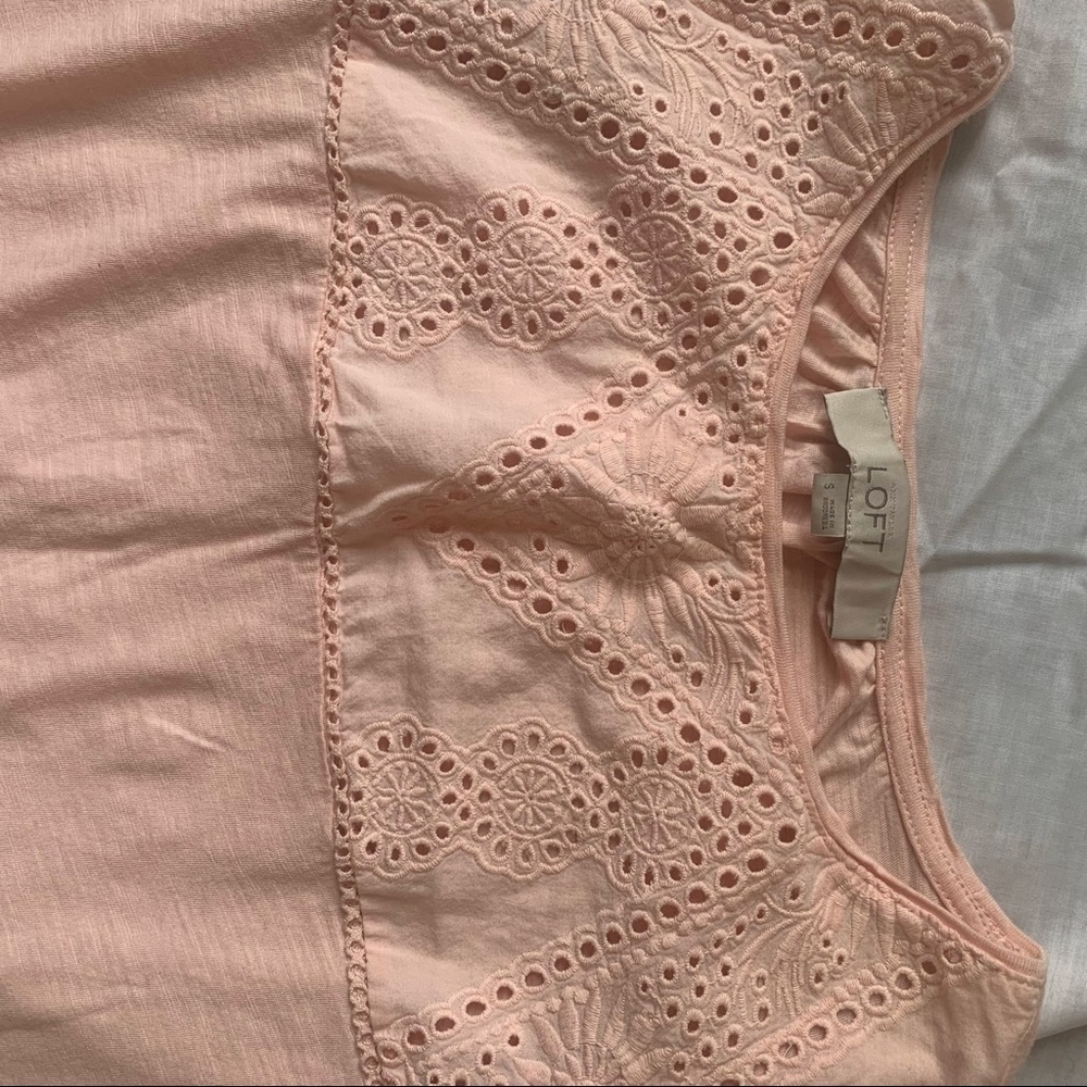 5/$25 Ann Taylor Loft Lacy Flutter Tee - Picture 3 of 4